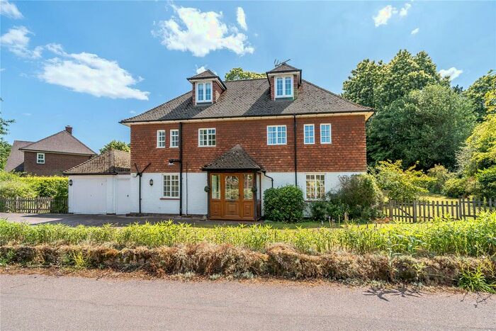 5 Bedroom Detached House To Rent In Carrick Drive, Sevenoaks, Kent, TN13