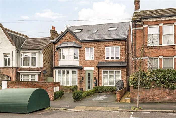 3 Bedroom Flat For Sale In Eastcombe Avenue, Charlton, London, SE7