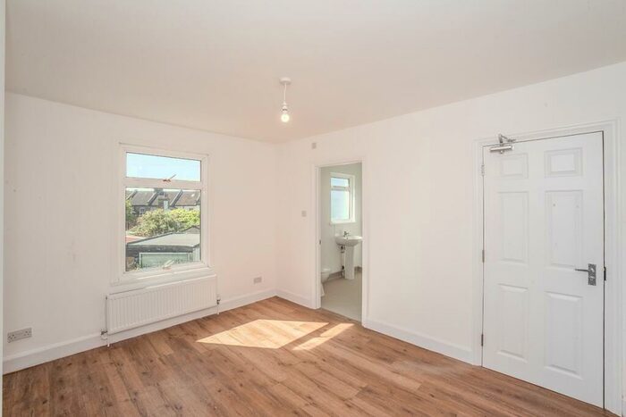 1 Bedroom Property To Rent In Campbell Road, Gravesend, Kent, DA11