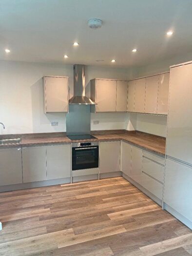 1 Bedroom Flat To Rent In Bedroom Flat, Sunny Court, Norbiton, KT2
