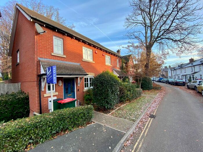 3 Bedroom End Of Terrace House To Rent In West Street, Crawley RH11