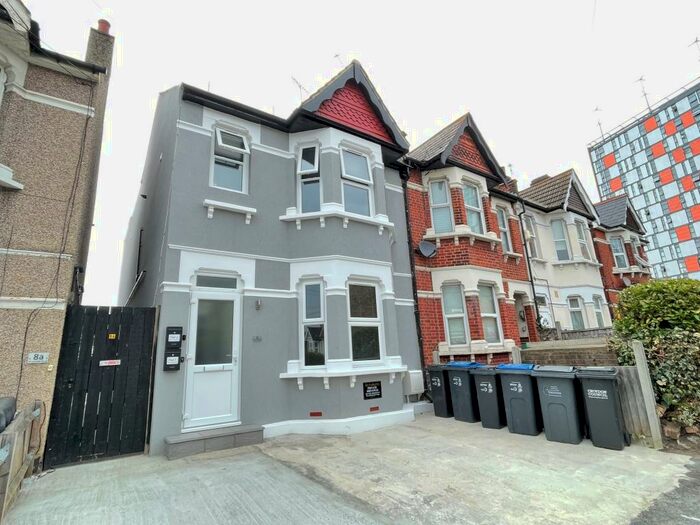 2 Bedroom Apartment To Rent In Greenside Road, West Croydon, CR0