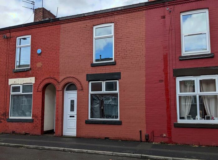 Houses for sale & to rent in M18 8NZ, Cross Lane, Gorton North Manchester