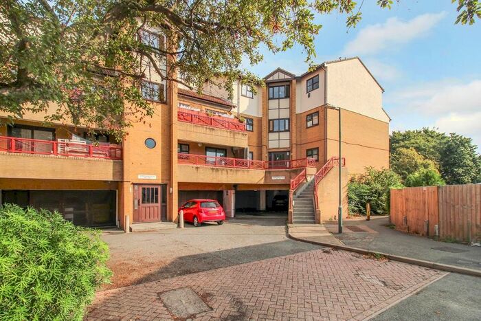 1 Bedroom Flat To Rent In Thamesbank Place, London, SE28