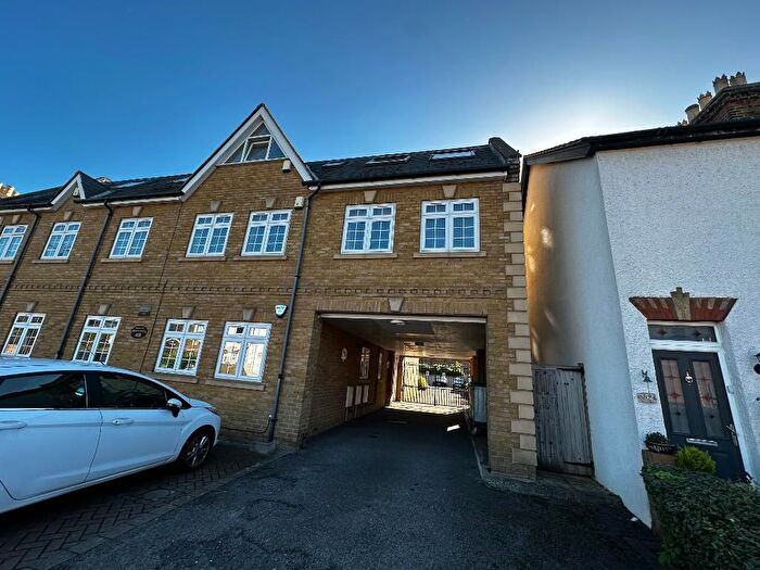 2 Bedroom Flat For Sale In Stanley Road, Bromley, Kent, BR2