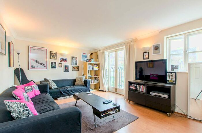 2 Bedroom Flat To Rent In Draymans Court, Brixton, London, SW9