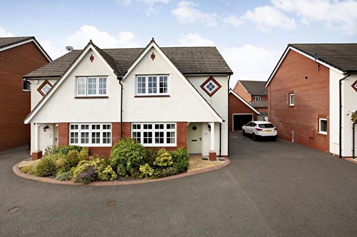 3 Bedroom Semi-Detached House For Sale In Kestrel Way, Dawlish, EX7