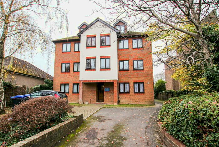 1 Bedroom Flat To Rent In Woodcote Road, Wallington, SM6