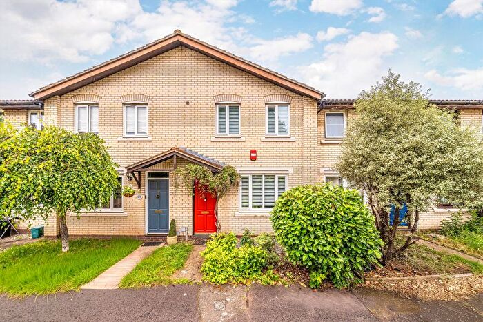 2 Bedroom Property For Sale In Sonning Gardens, Hampton, TW12