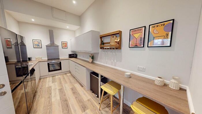 3 Bedroom Flat To Rent In Broad Street, City Centre, Nottingham, NG1