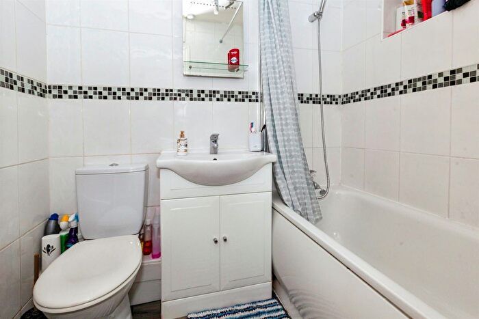 1 Bedroom Flat To Rent In Victoria Road, Slough, SL2
