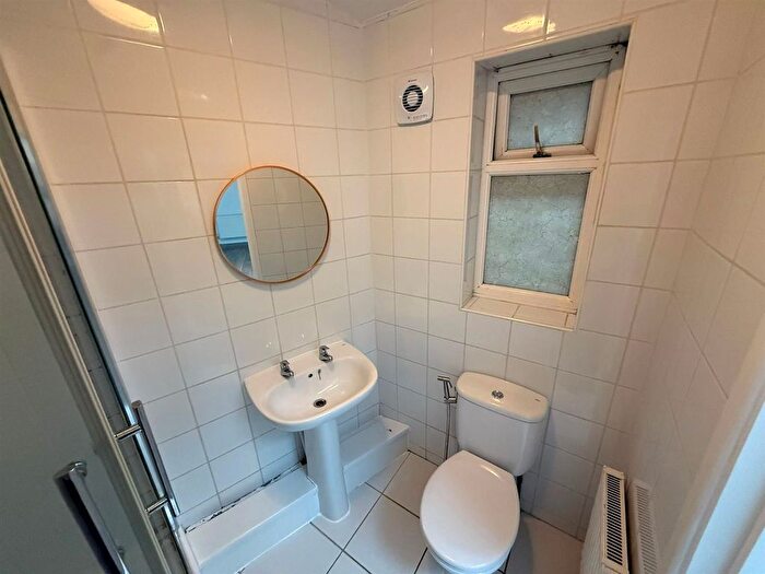 1 Bedroom Flat To Rent In Queens Road, Watford, WD17