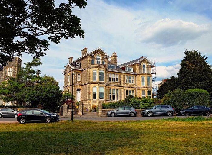 3 Bedroom Apartment For Sale In Ivywell Road | Sneyd Park, BS9