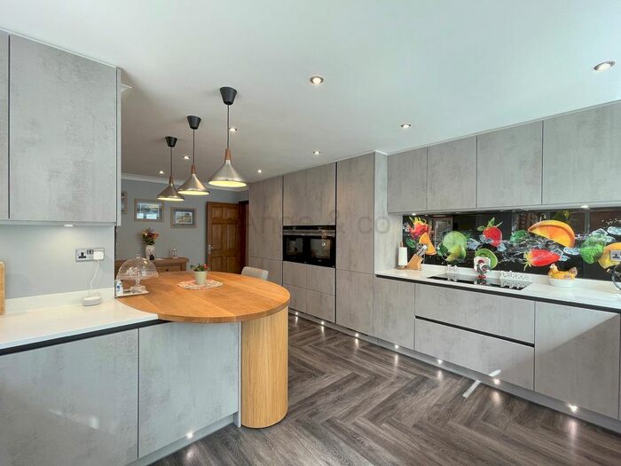 4 Bedroom Detached Bungalow For Sale In Beccles Road, Barnby, Beccles, NR34