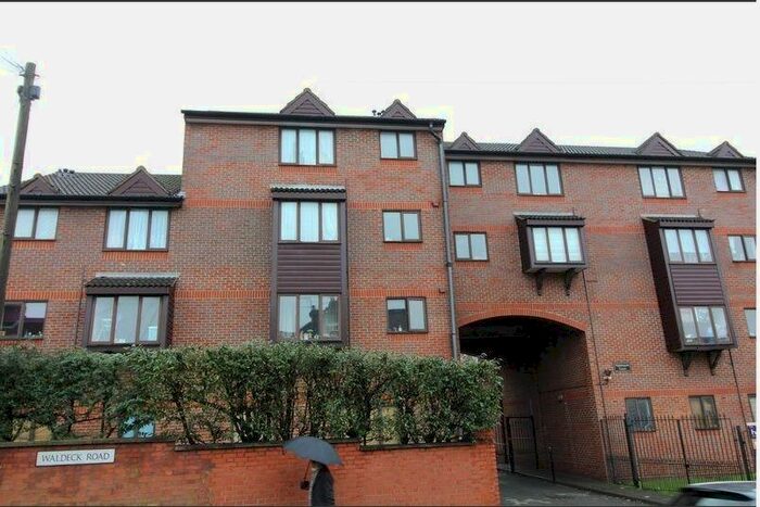 2 Bedroom Flat To Rent In Waldeck Road, Luton, LU3