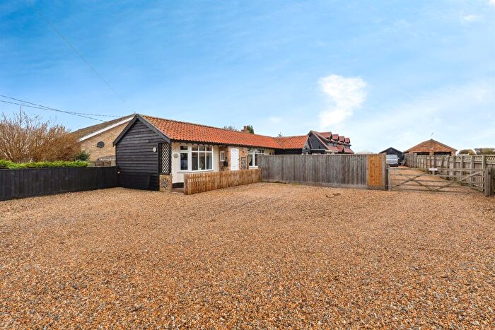 3 Bedroom Detached Bungalow For Sale In Holmsey Green, Beck Row, Bury St. Edmunds, IP28