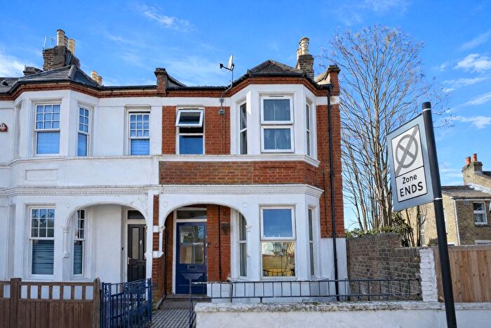 2 Bedroom Flat For Sale In Abernethy Road, Lewisham, London, SE13