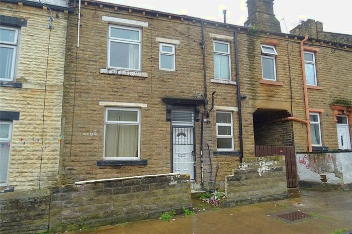 2 Bedroom Terraced House To Rent In St Stephens Road, Bradford, West Yorkshire, BD5
