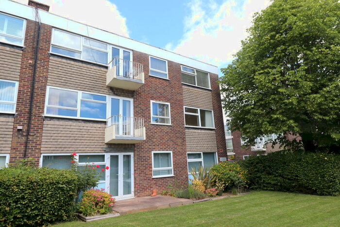 2 Bedroom Apartment To Rent In Central Shenfield, CM15