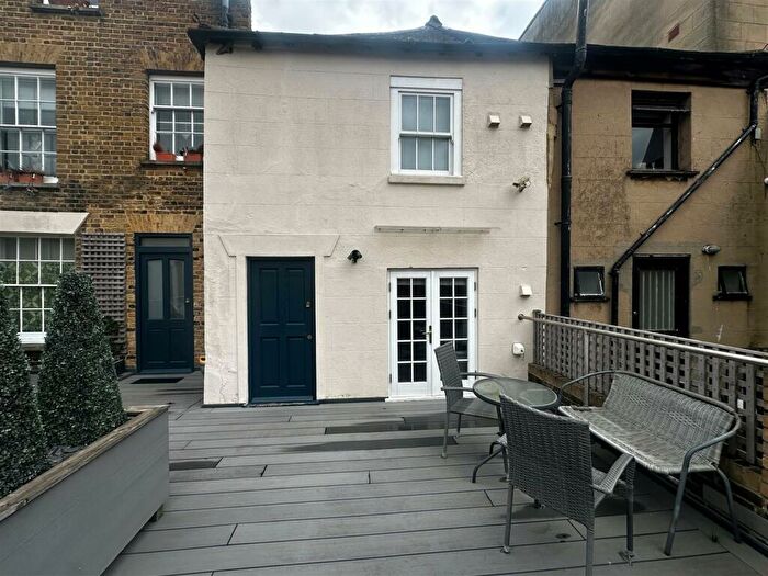 2 Bedroom Apartment To Rent In High Street, Gravesend, DA11