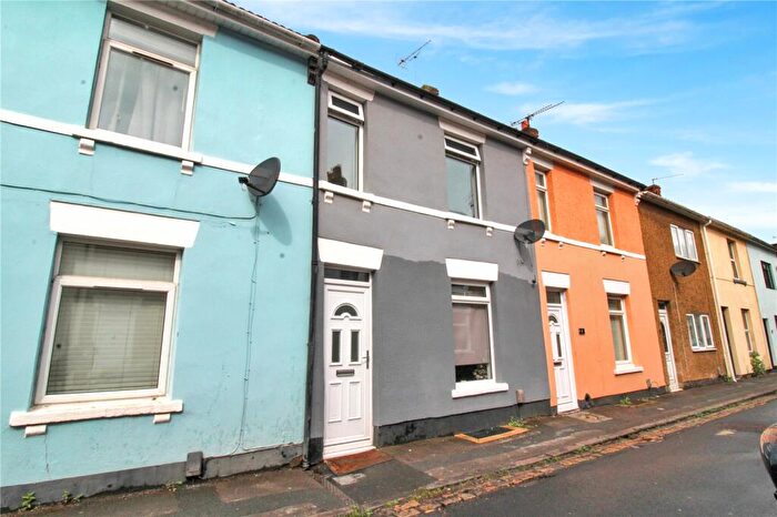 3 Bedroom Terraced House For Sale In Union Street, Old Town, Swindon, Wiltshire, SN1