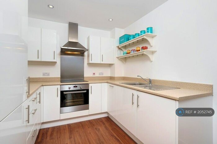 1 Bedroom Flat To Rent In Leslie Hitchcock House, Barking, IG11