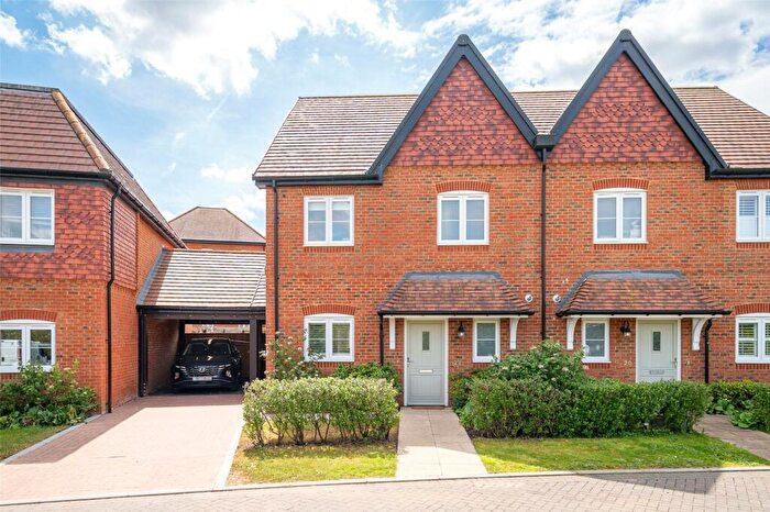 3 Bedroom Semi-Detached House For Sale In Eldridge Avenue, Wokingham, Berkshire, RG40