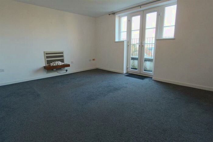 2 Bedroom Flat To Rent In , Bittern Court Dunfermline, KY11