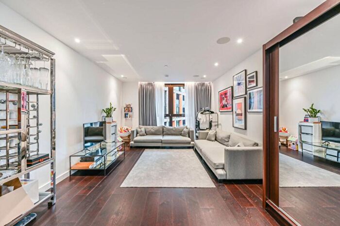 2 Bedroom Flat For Sale In Glacier House, Nine Elms, London, SW11