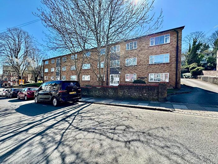 2 Bedroom Apartment For Sale In Stockwood Court, South Luton, Luton, Bedfordshire, LU1
