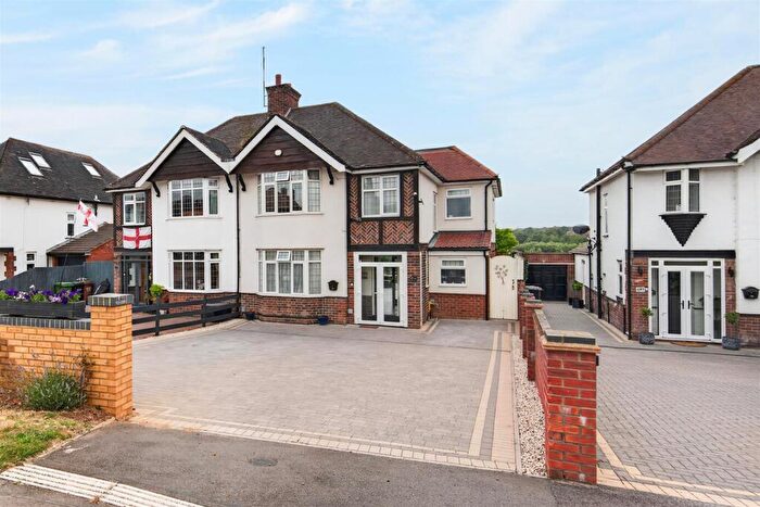 4 Bedroom Semi Detached House For Sale In Northampton Road, Wellingborough, NN8