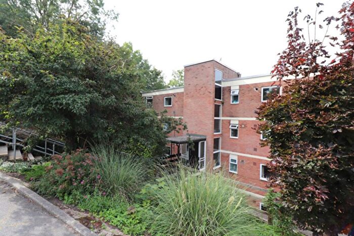 2 Bedroom Flat To Rent In Green Hill Gate, High Wycombe, HP13