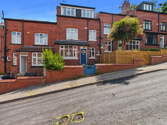 3 Bedroom Terraced House For Sale In Pasture Place, Leeds, LS7