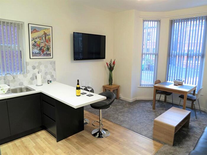 1 Bedroom Apartment To Rent In Clyde Road, West Didsbury., M20