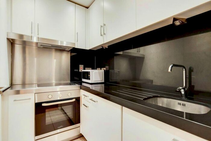 Studio To Rent In New Providence Wharf, Canary Wharf, London, E14