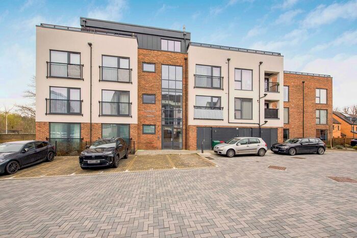 1 Bedroom Flat To Rent In Kenley Place, Uxbridge, UB10