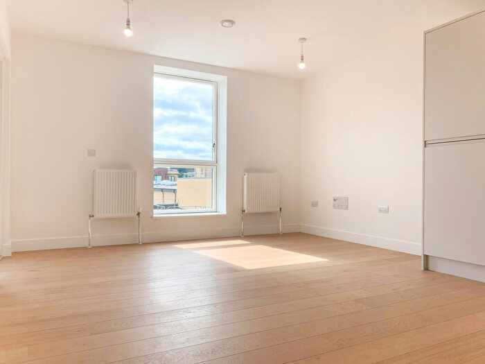 1 Bedroom Apartment To Rent In Bonsai Point, Edgware Road, NW9