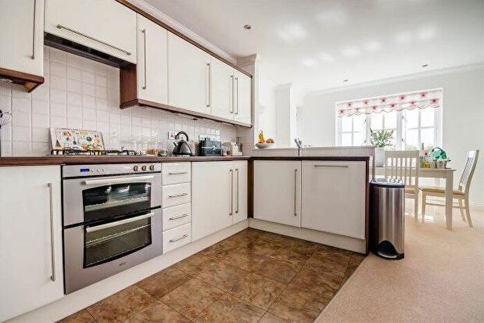 2 Bedroom Flat To Rent In Beatrice Court, Cambridge, CB22