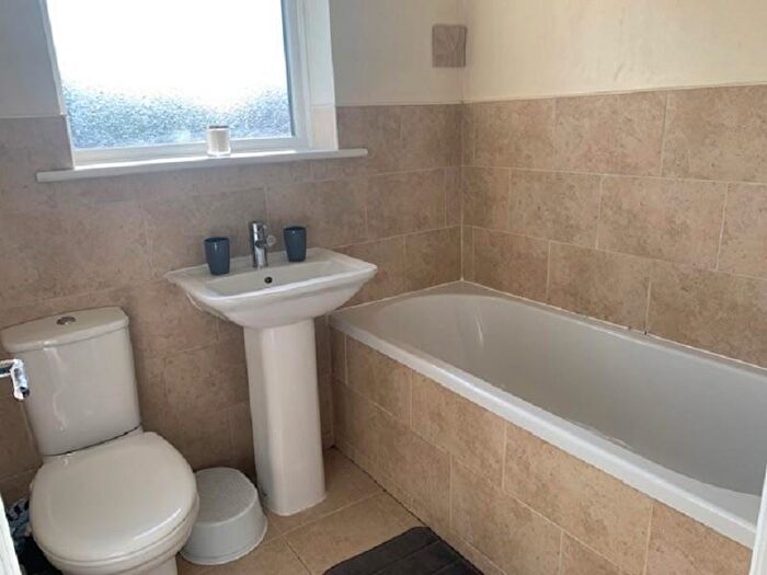 4 Bedroom Apartment To Rent In Barrington Court, Lamble Street, NW5