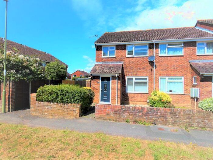 3 Bedroom Terraced House To Rent In Viking Close, Stubbington, Fareham, PO14