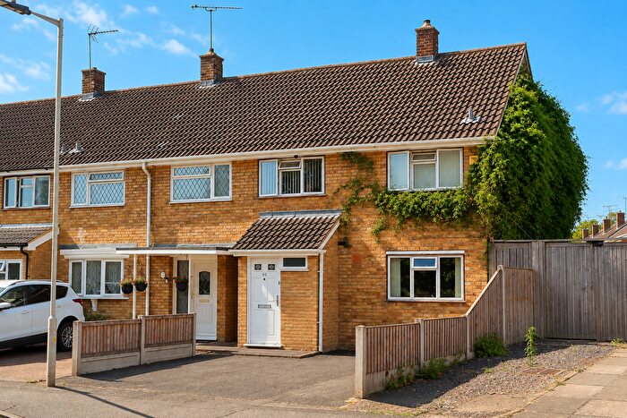 3 Bedroom End Of Terrace House For Sale In The Fremnells, Basildon, Essex, SS14