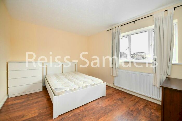 5 Bedroom Terraced House To Rent In Cahir Street, Canary Wharf, London, E14