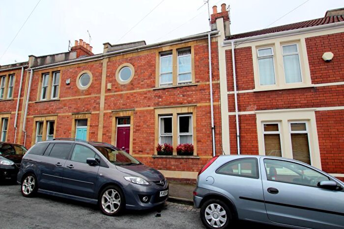 2 Bedroom Terraced House To Rent In Braunton Road - Bedminster, BS3
