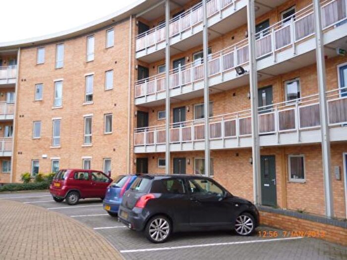 2 Bedroom Flat To Rent In Crescent West, Kettering, NN16