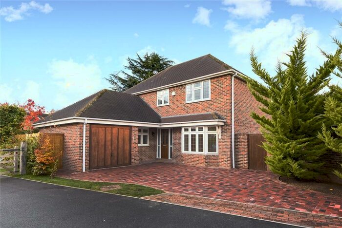 4 Bedroom Detached House To Rent In Wargrave Road, Twyford, Reading, RG10