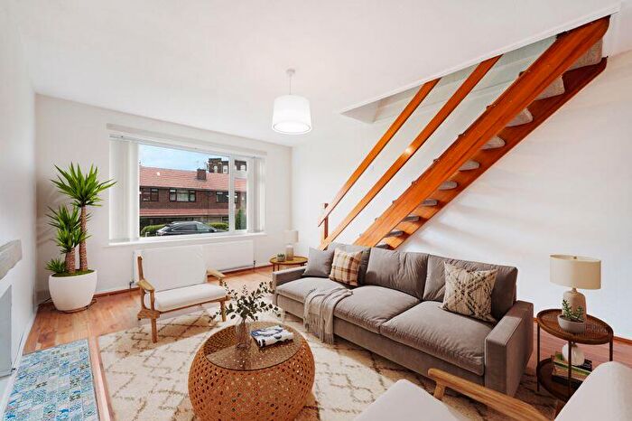 3 Bedroom Semi-Detached House For Sale In Helston Drive, Royton, OL2