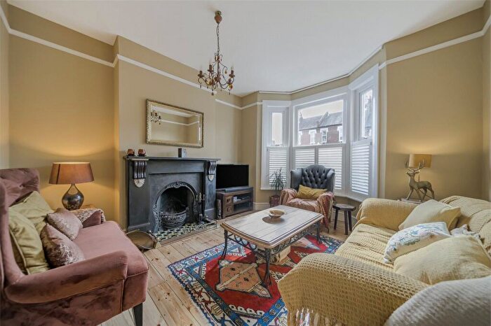 5 Bedroom Terraced House For Sale In Kinveachy Gardens, Charlton, SE7