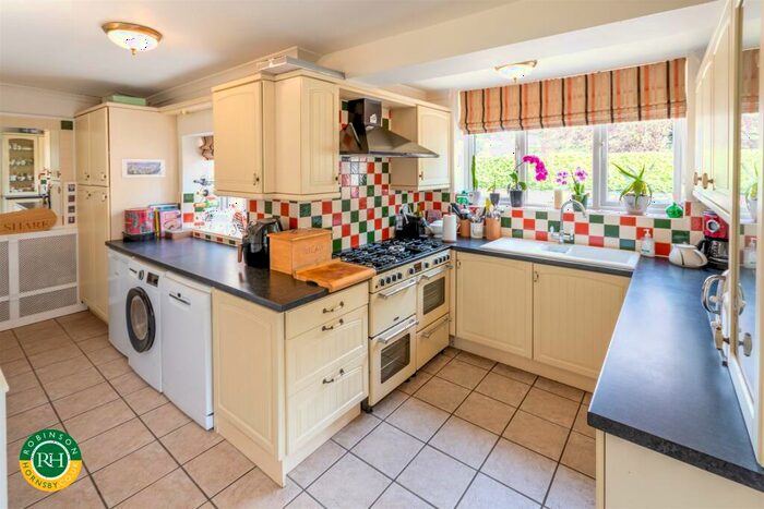 3 Bedroom Cottage For Sale In High Street, Braithwell, Rotherham, S66