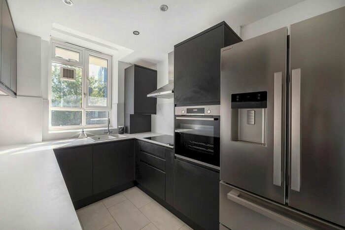 3 Bedroom Flat To Rent In Darlan Road, Parsons Green, Fulham, SW6