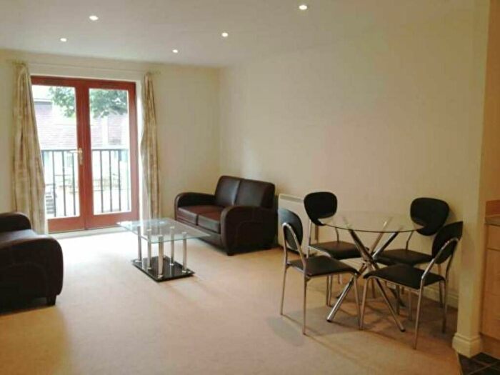 2 Bedroom Flat To Rent In Vivian Court, Vivian Avenue, Nottingham, Nottinghamshire, NG5